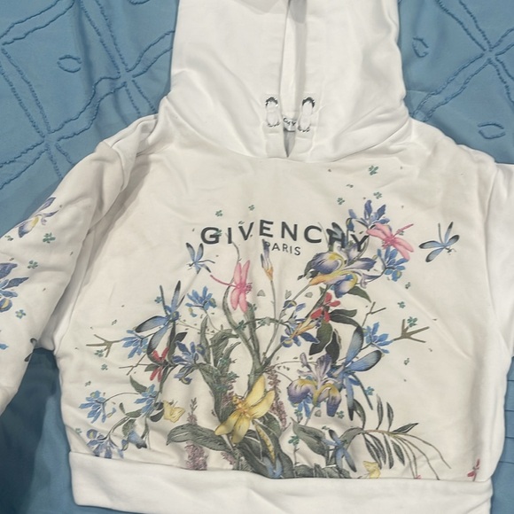 Gently used Givenchy sweater size 8 - Picture 3 of 5